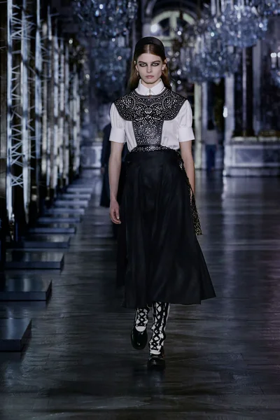 Look 23